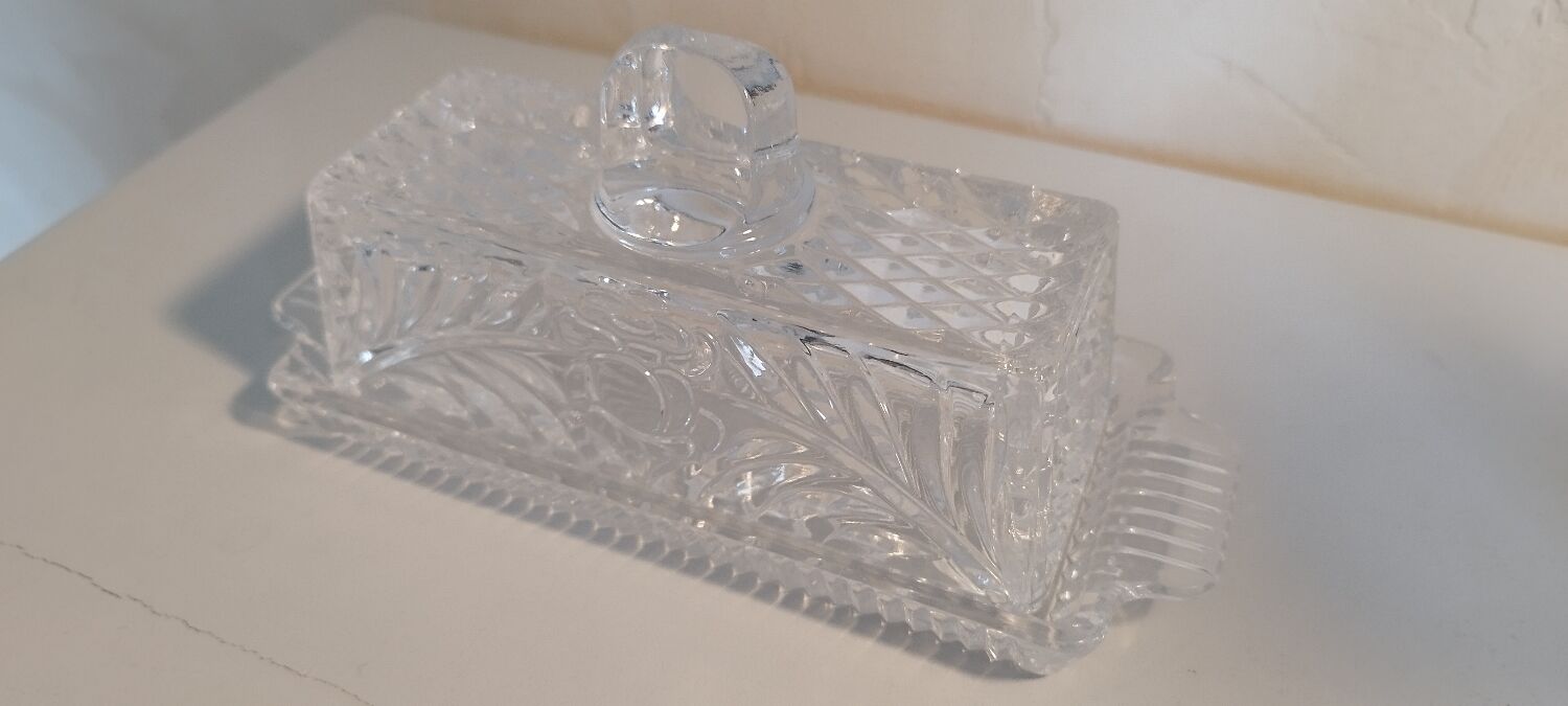 Butter dish