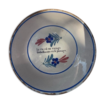 Plate with old earthenware message