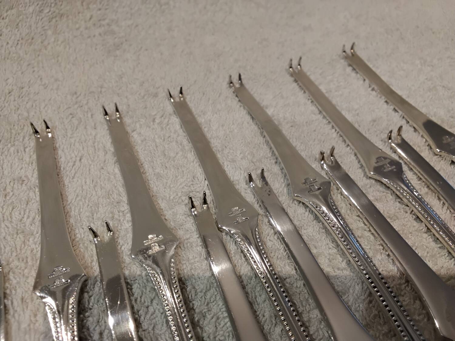 6 silver-plated lobster picks by Christofle, Perles pattern