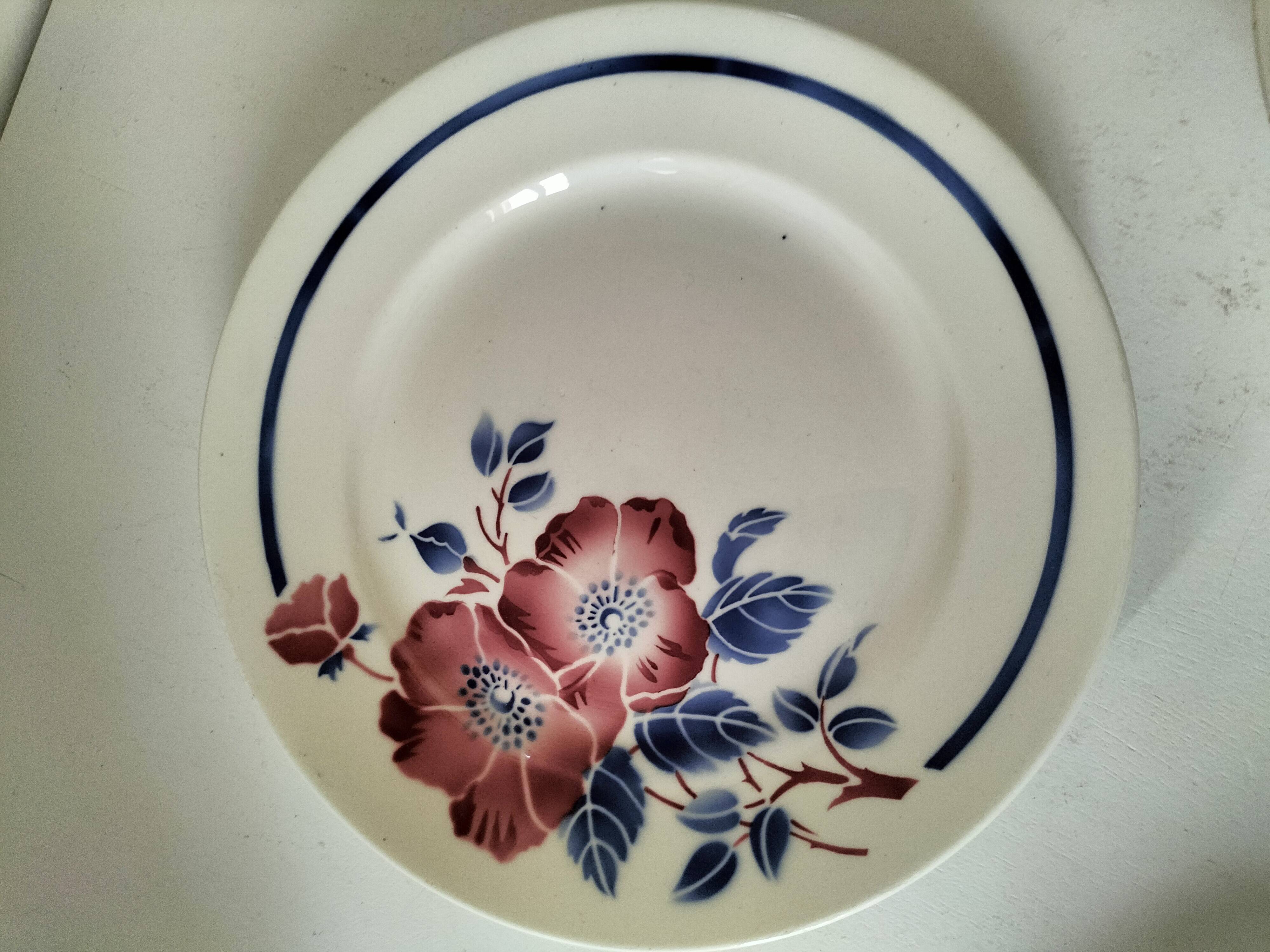 Set of three ironstone plates K & G Lunéville model Régine - 1950s