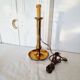 Lampe de table en laiton réalisée sur un bougeoir ou bougeoir ancien du 19ème siècle