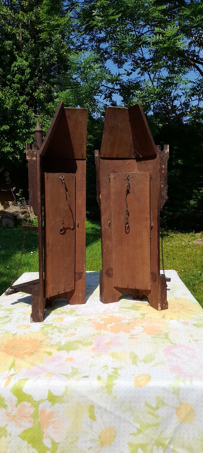 Gothic wall corner shelves