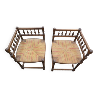 Set of straw corner chairs
