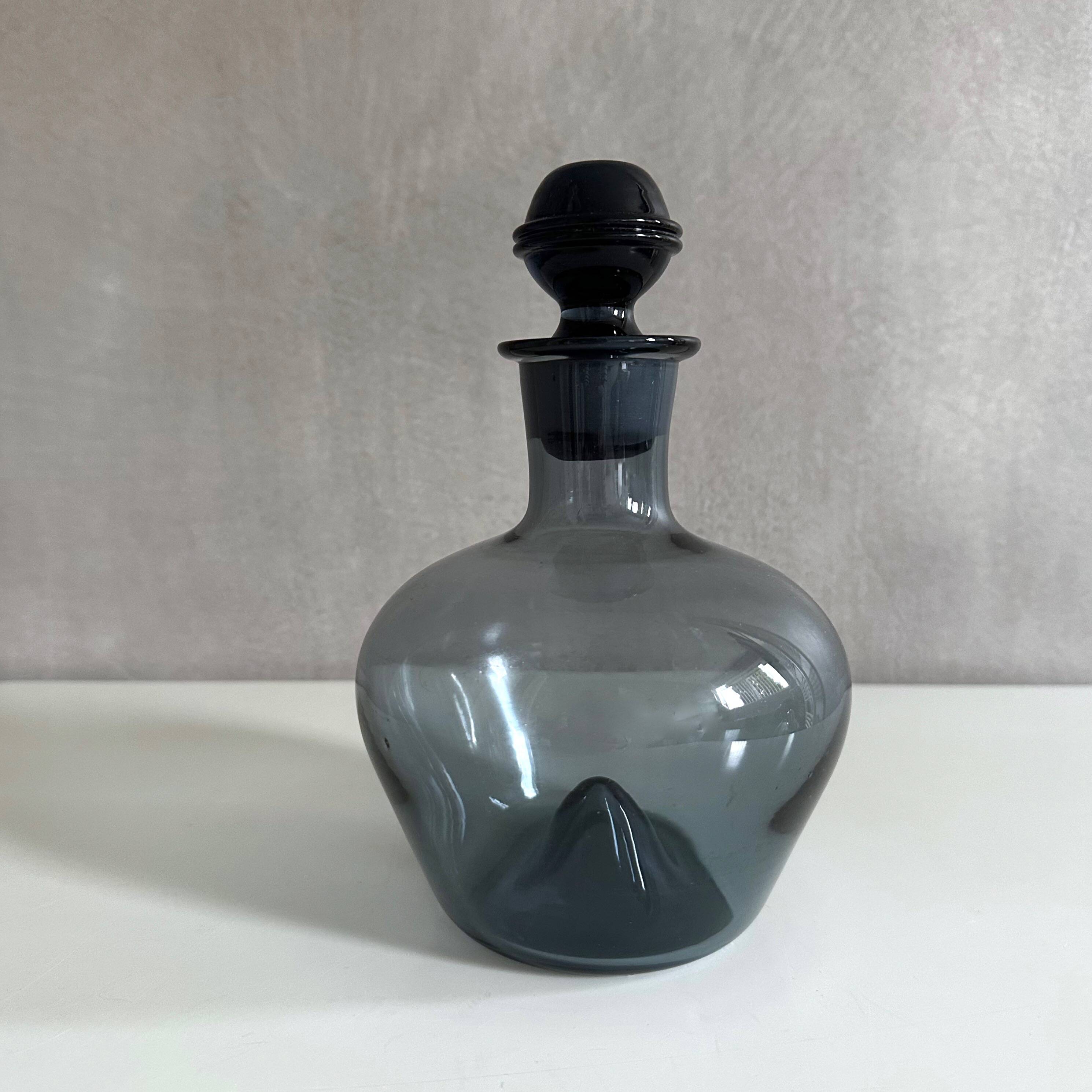 Liqueur carafe "Zistern" by Wilhelm Wagenfeld with glasses "Rapunzel"