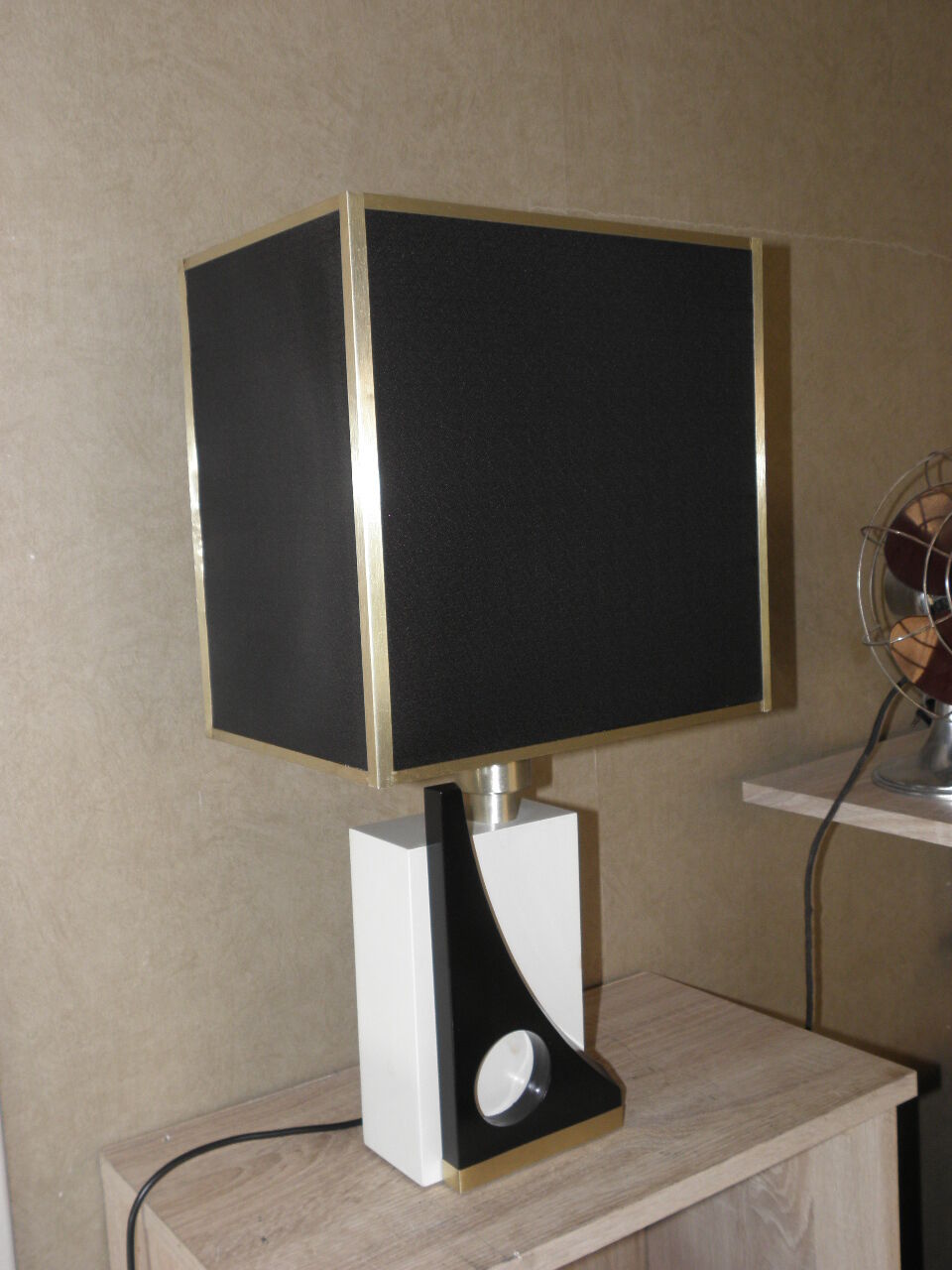 Vintage black white table lamp