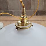 White opaline suspension