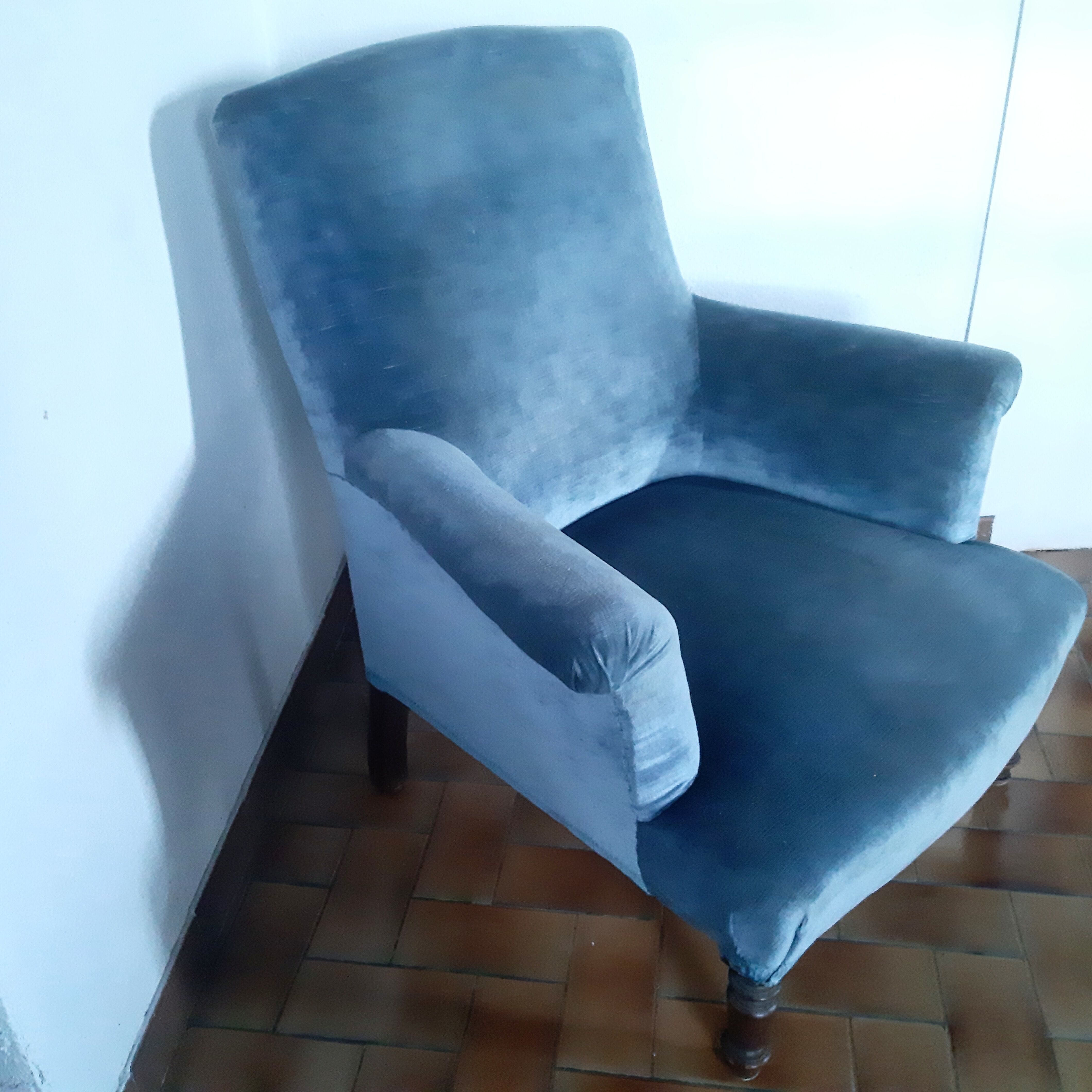 Sofa and its two vintage armchairs in blue velvet