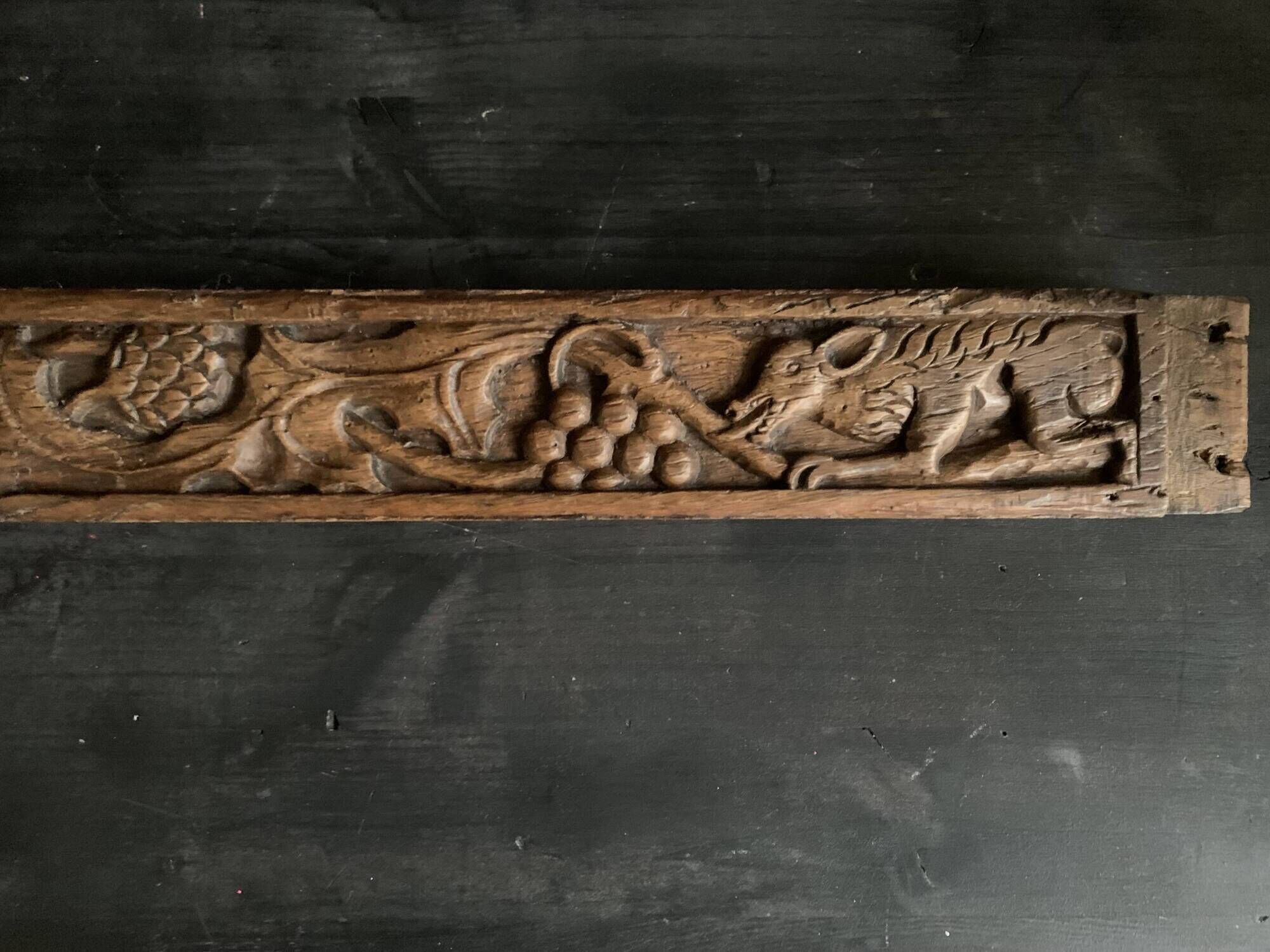 Haute époque wall frieze in carved walnut wood, 16th century