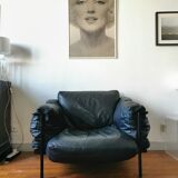 Fauteuil en cuir noir circa 1970