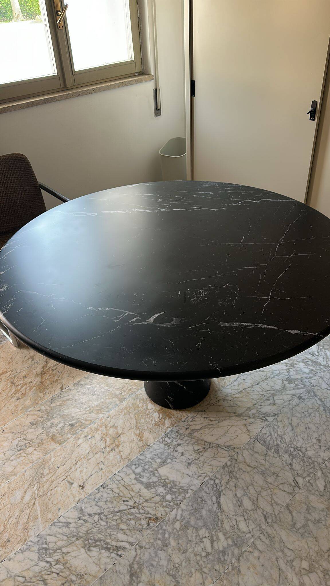 Angelo Mangiarotti M1 dining table Nero Marquina marble 130cm