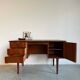 Bureau vintage en teck à deux faces