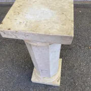 Colonne piédestal en pierre naturelle marbre beige style néoclassique 77cm