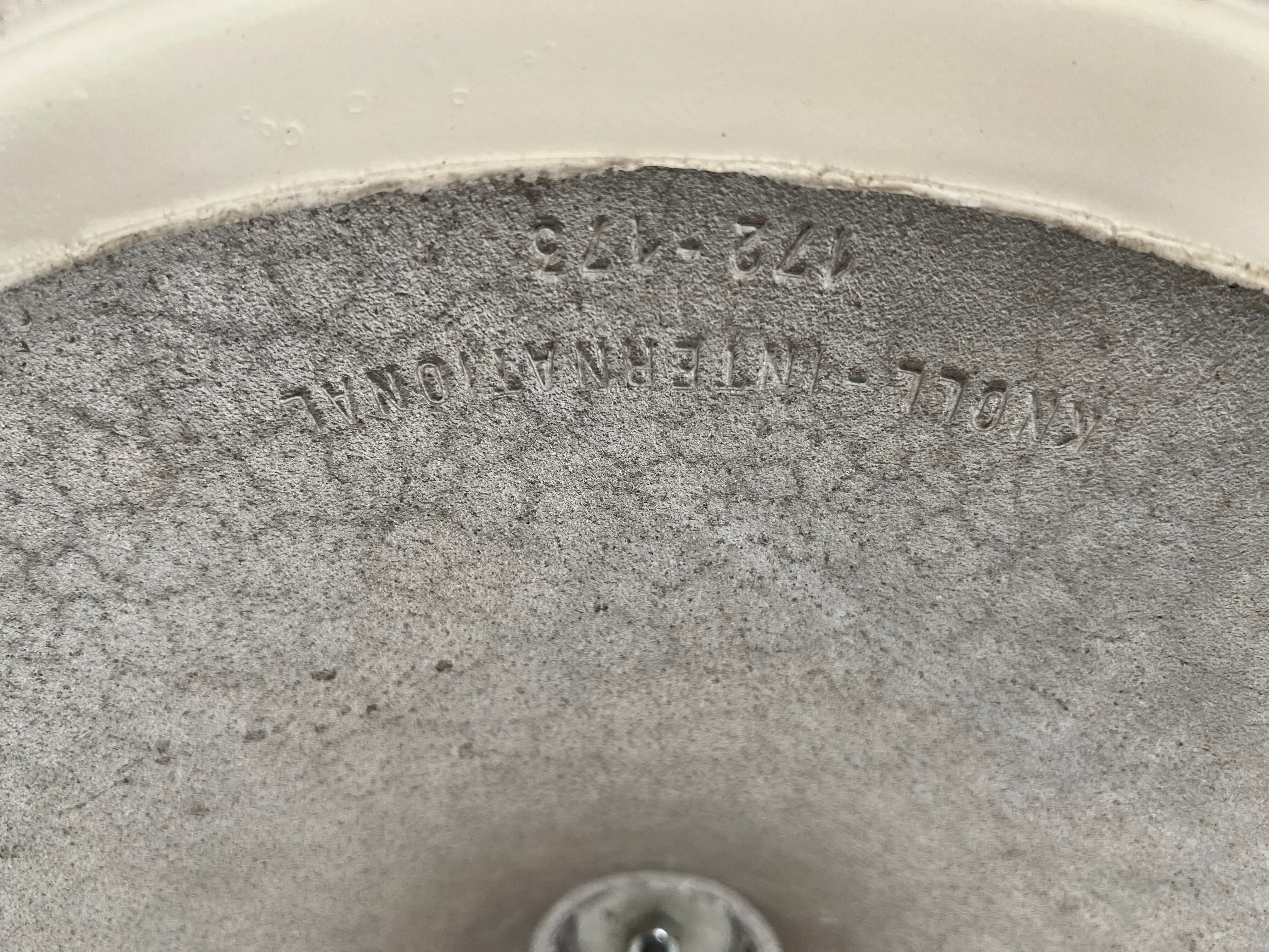 Florence Knoll round table, marble top and tulip base, circa 1960, Eero Saarinen