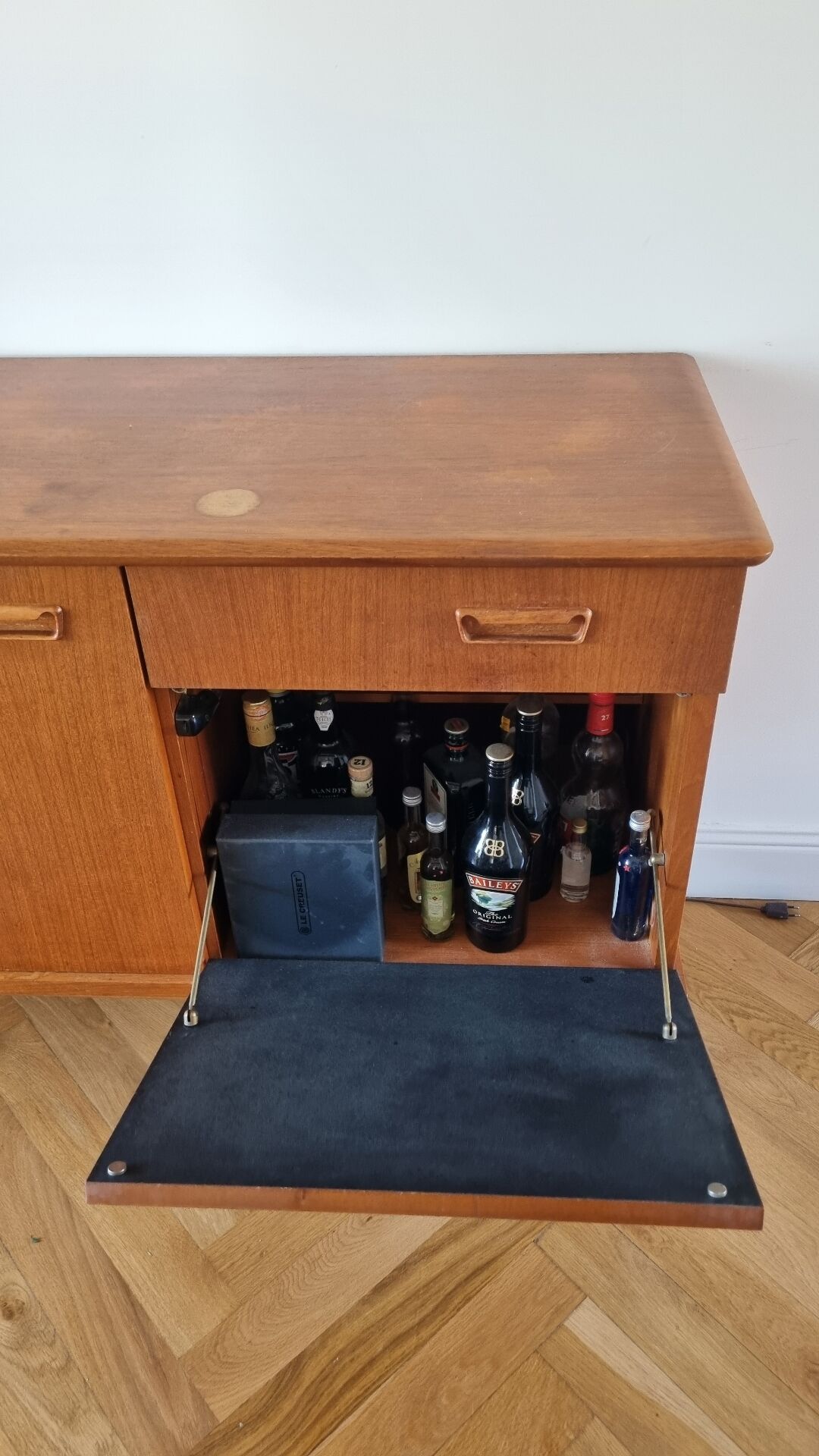 Scandinavian enfilade LB