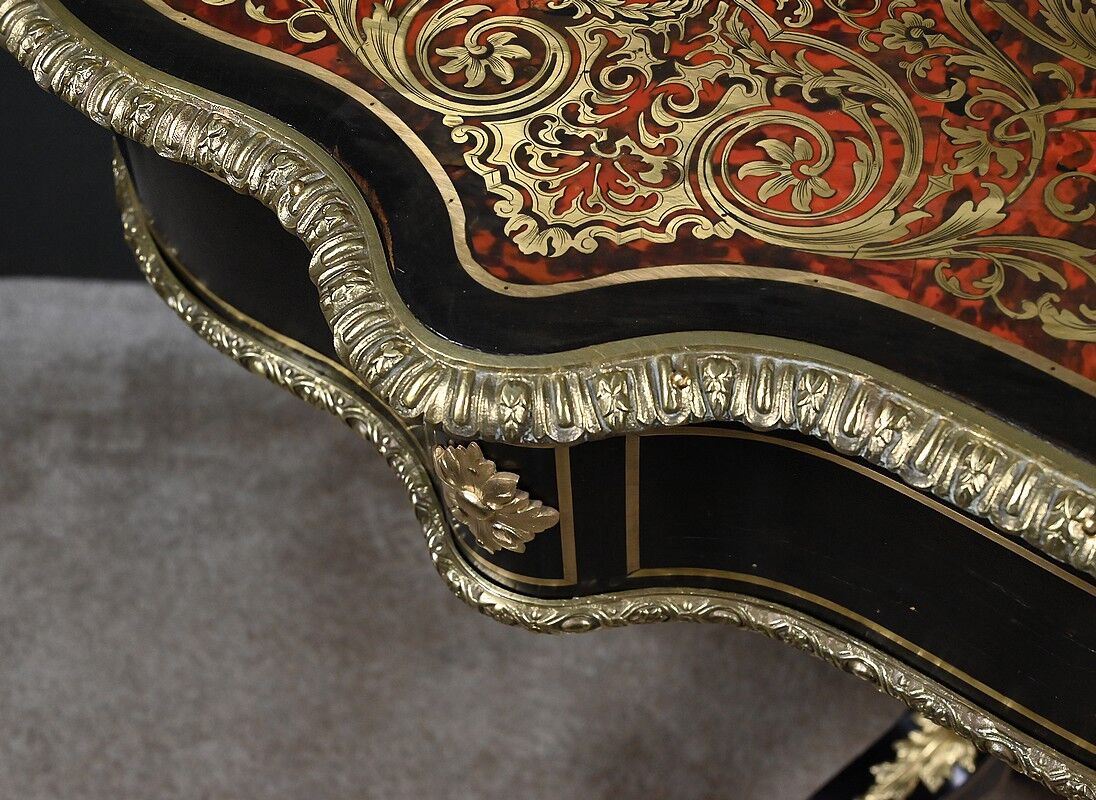 Boulle marquetry violin-shaped table, Napoleon III period – Mid 19th century