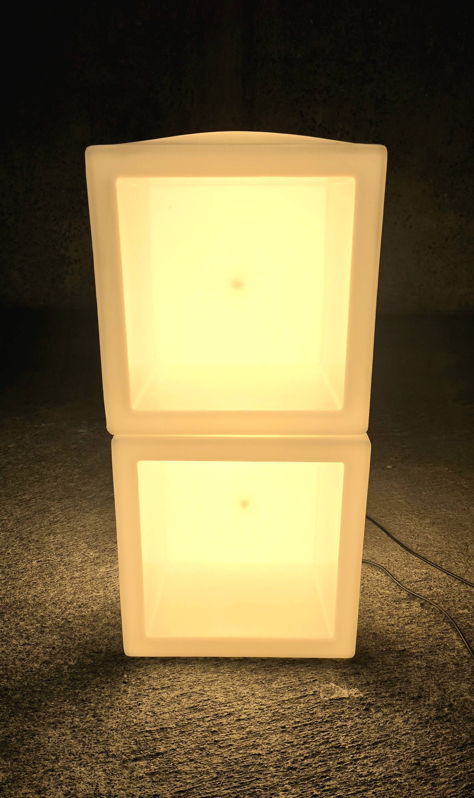 Set of 2 luminous cubes "lux-us" in polyethylene – Max Kistner – 42 x 42