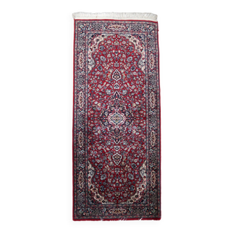 Tapis de couloir vintage persan Kashan fait main, 2,4' x 5,8' (76 cm x 179 cm), années 1960