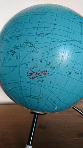 Globe tripode George philip & son