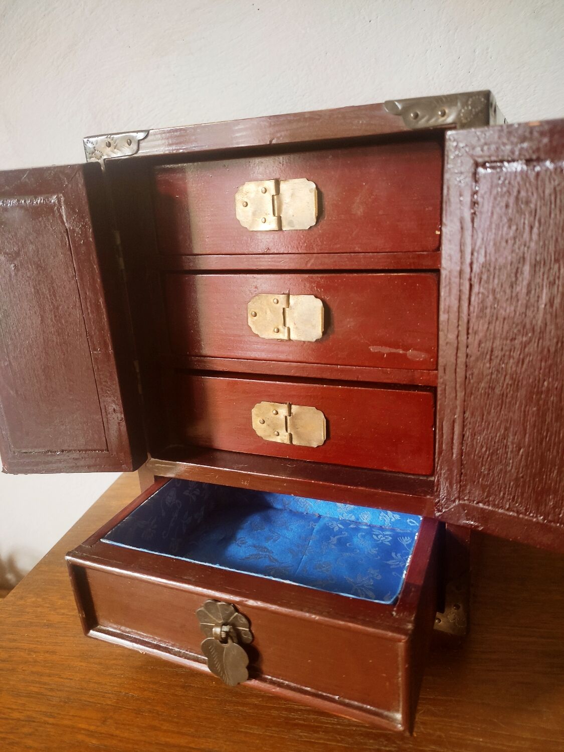 Chinese jewelry box