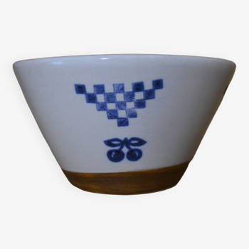 Enamelled stoneware bowl from “La Colombe”