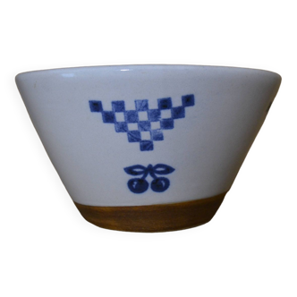 Enamelled stoneware bowl from “La Colombe”