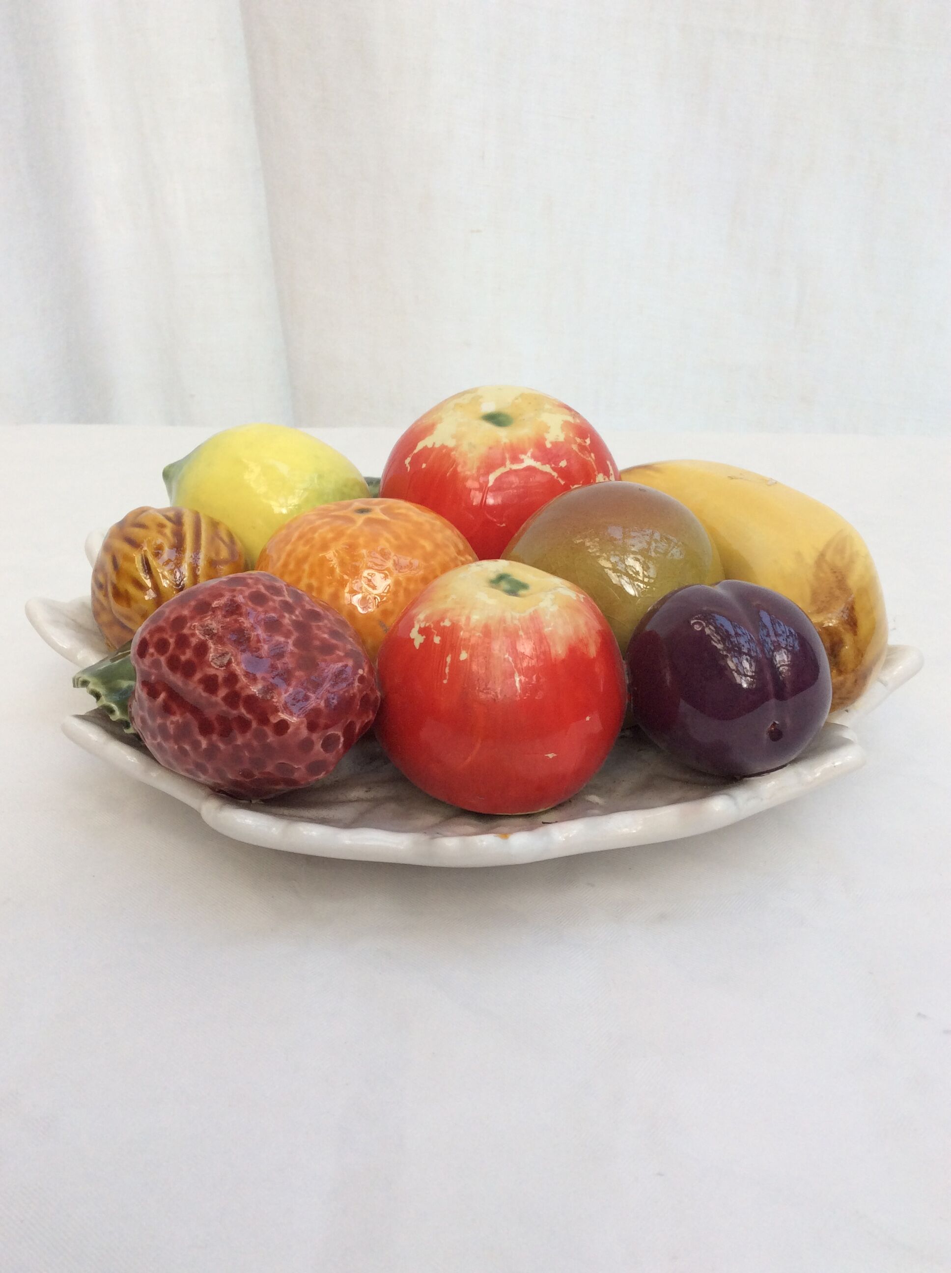 Vintage fruit slurry plate in relief dimension: height -7cm- diameter -22cm-