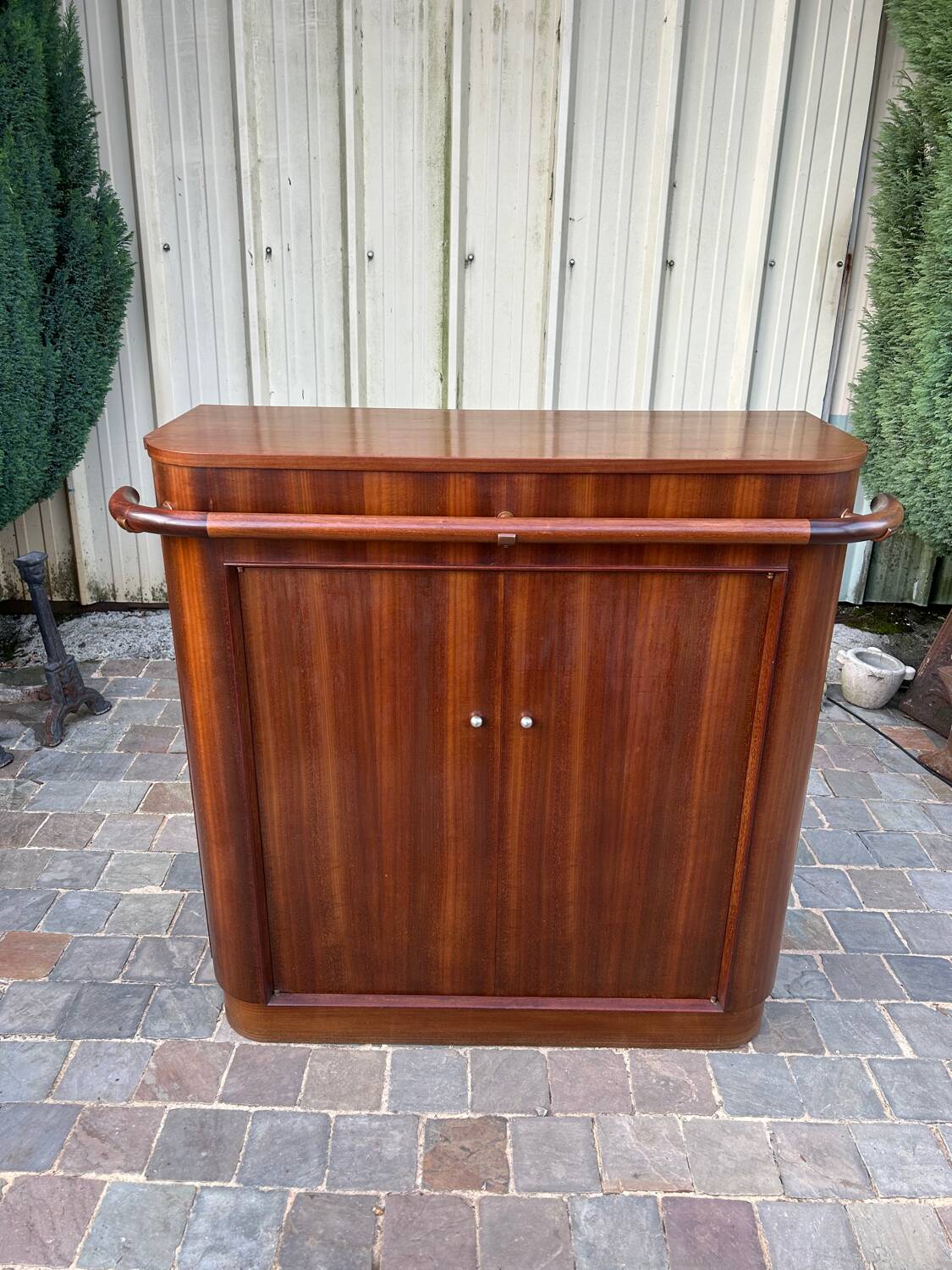 Art Deco style mahogany apartment bar