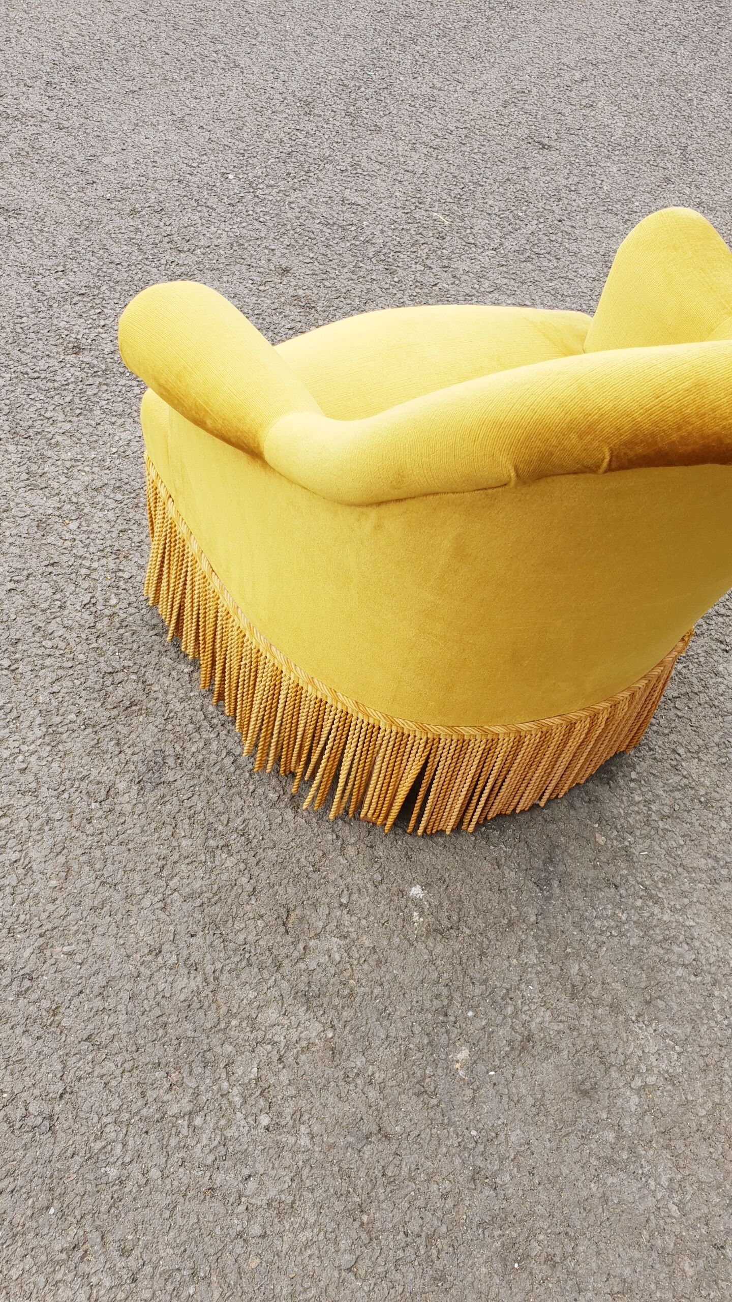 Toad armchair