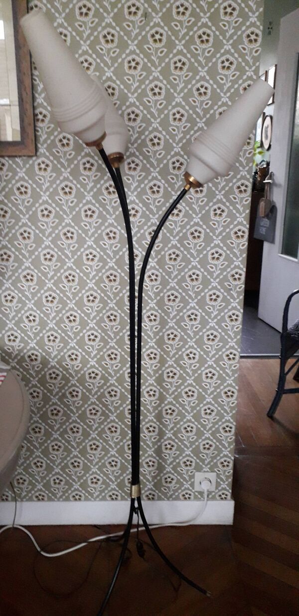 Lampadaire tripode métallique des années 50