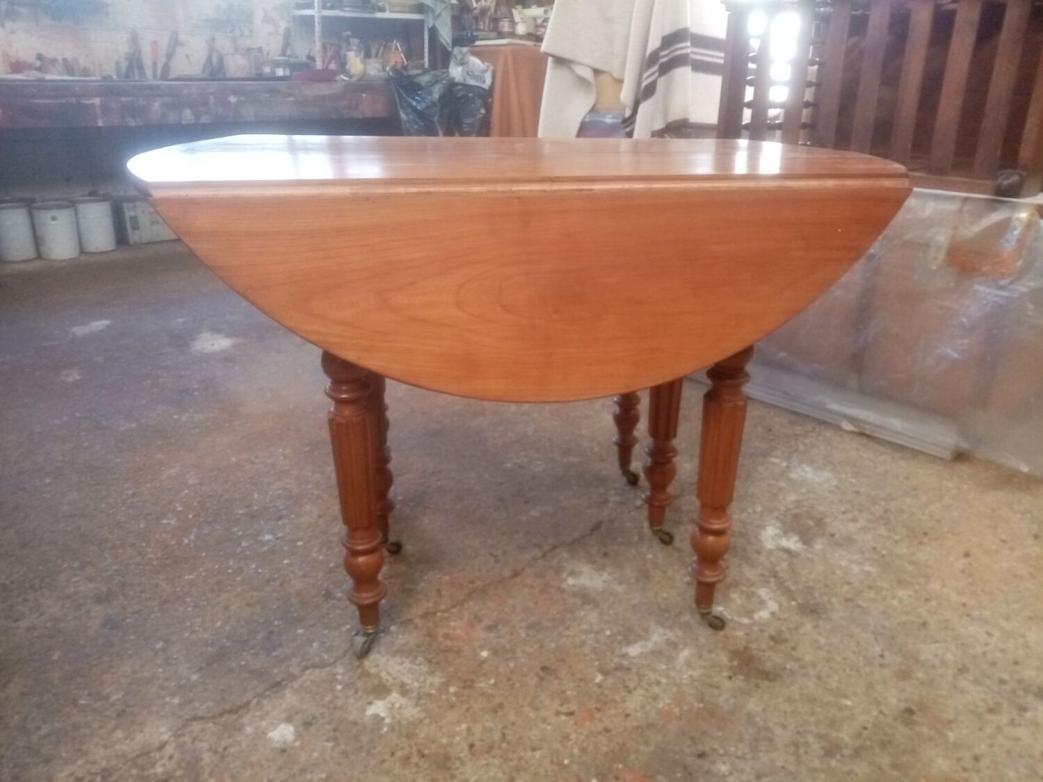 Six-legged round table in cherry wood from the late 19th century