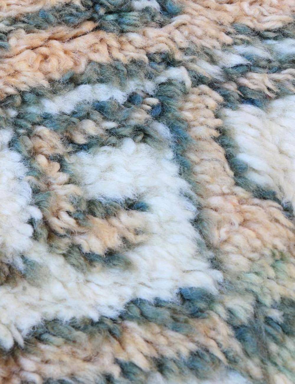 Vintage Berber Rug - 276 x 186 cm