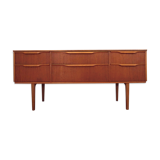 Scandinavian row House austinsuite teak