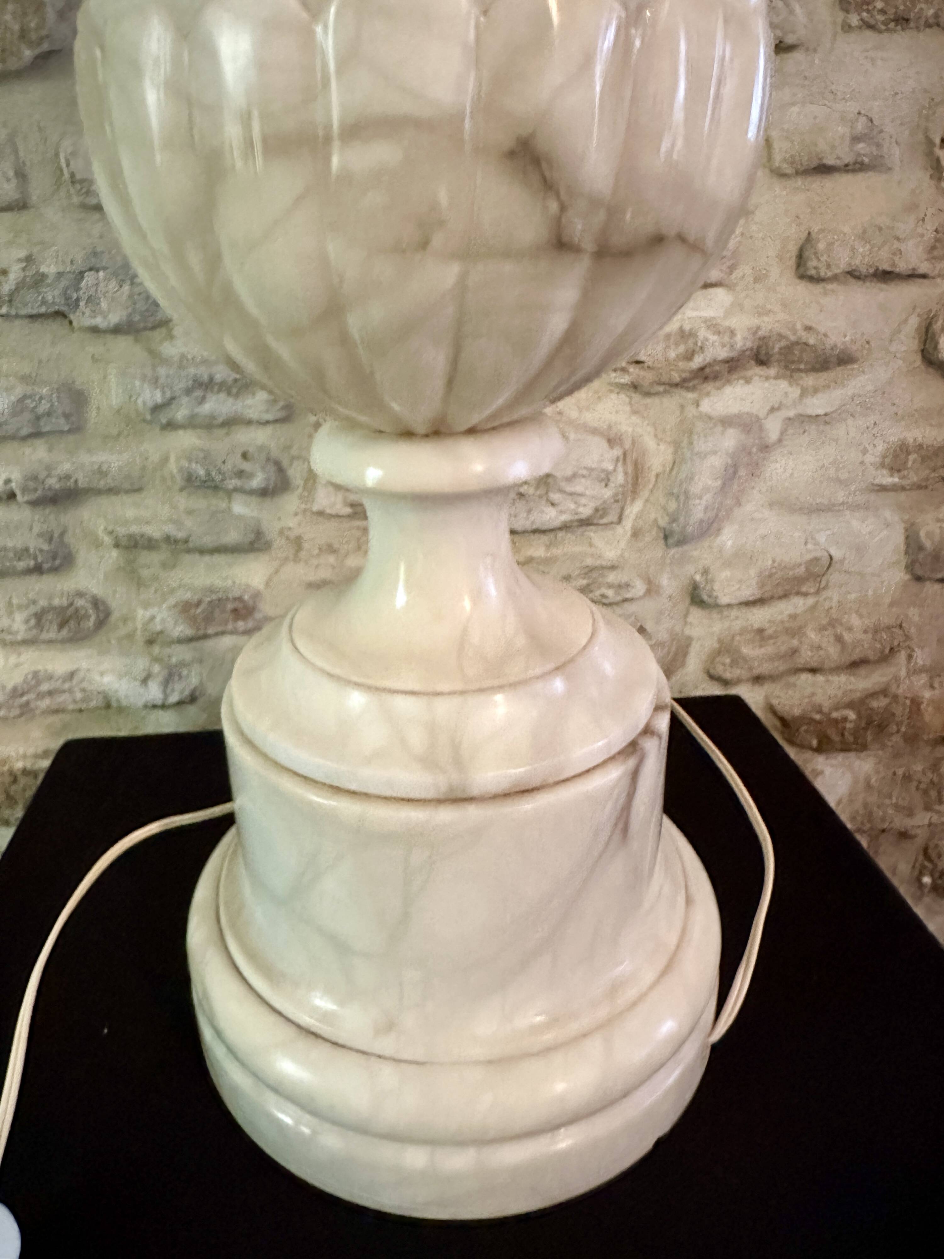 “medicis” lamp in vintage alabaster 70
