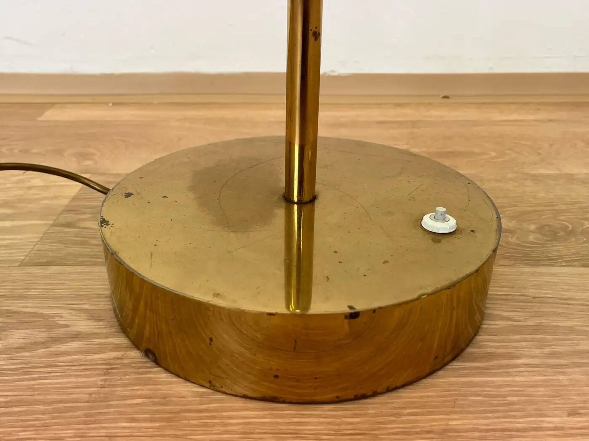 Mid-century design brass floor lamp, 1980s in style of Gaetano Sciolari