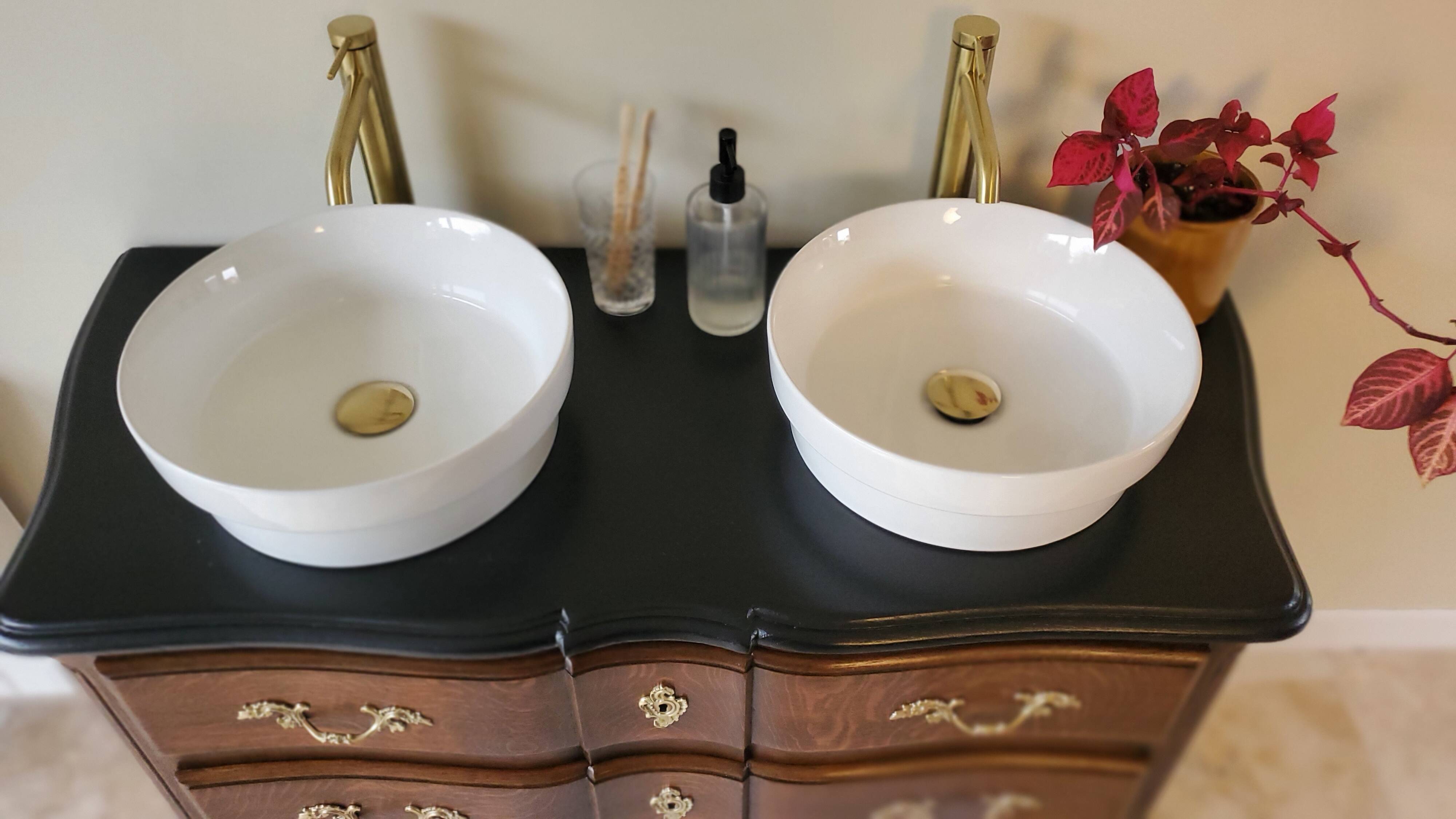 Solid oak vanity unit in Louis XV style