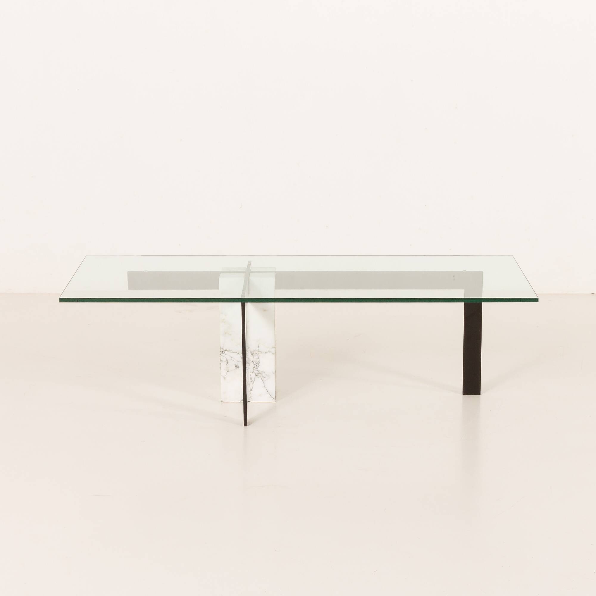 Table basse en marbre de Carrare par Hank Kwint pour Metaform, Italie, années 1980.