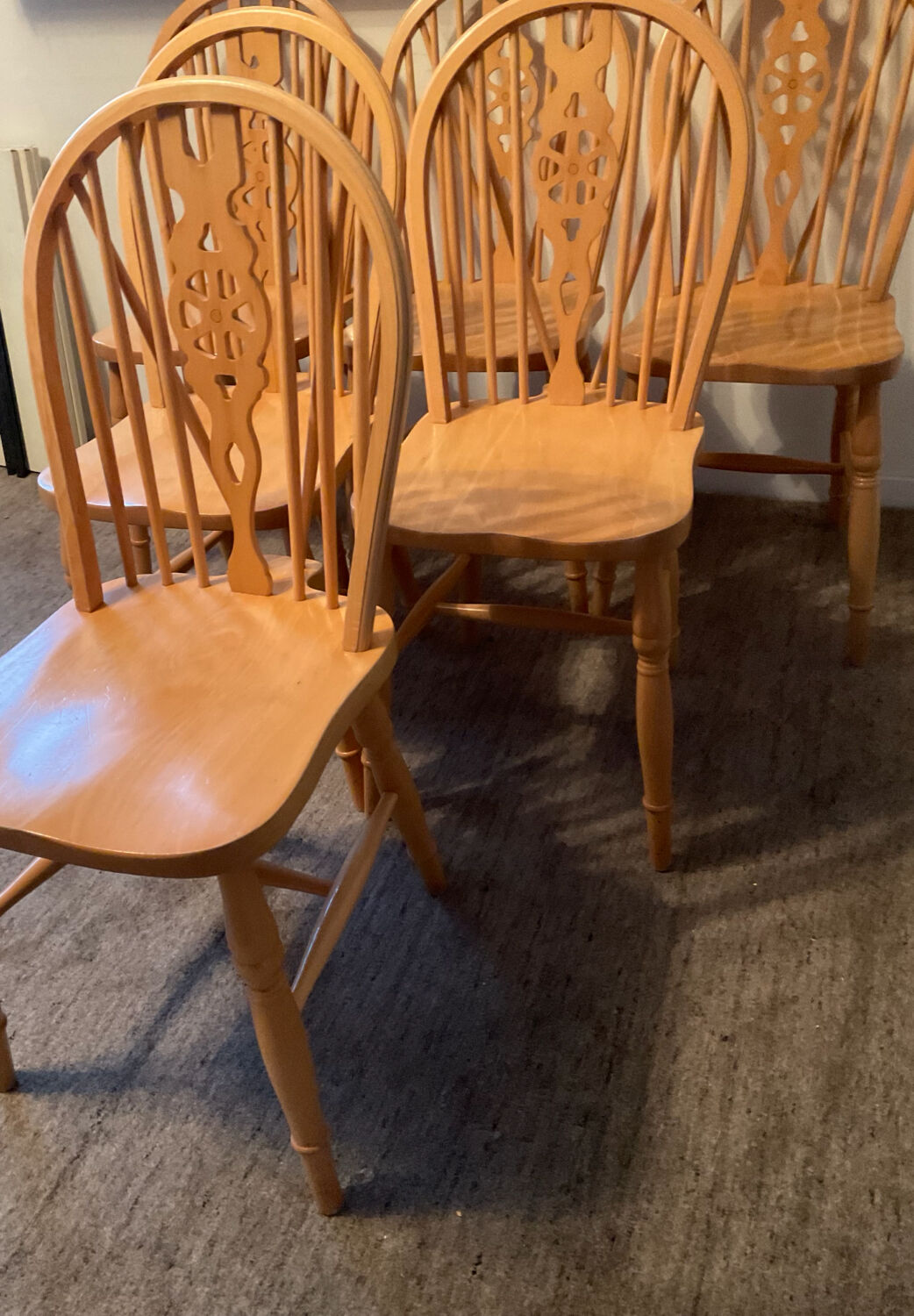 Set of 6 Dutch chairs in solid beech wood.