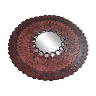 Espejo circular convexo de cuero. España, 1970s.