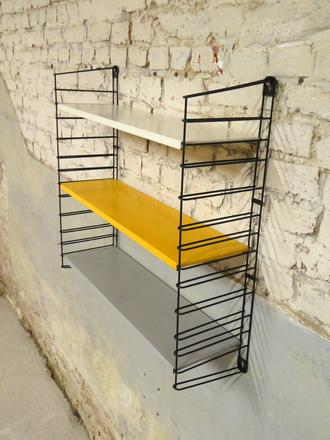 Vintage tomado shelf