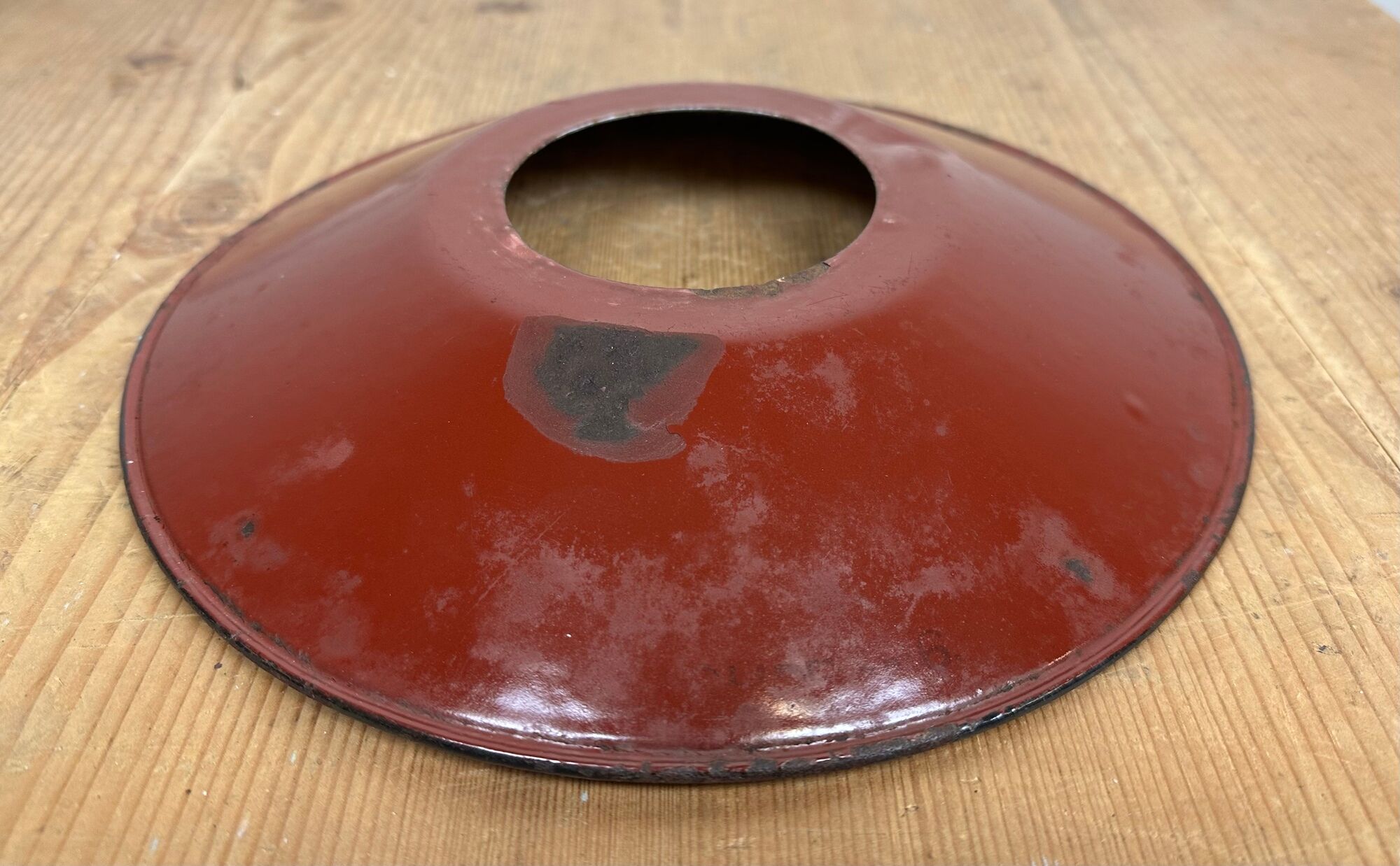 Industrial porcelain red enamel pendant light with ribbed clear glass, 1970s