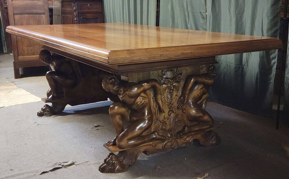 Rare large Renaissance-style walnut table