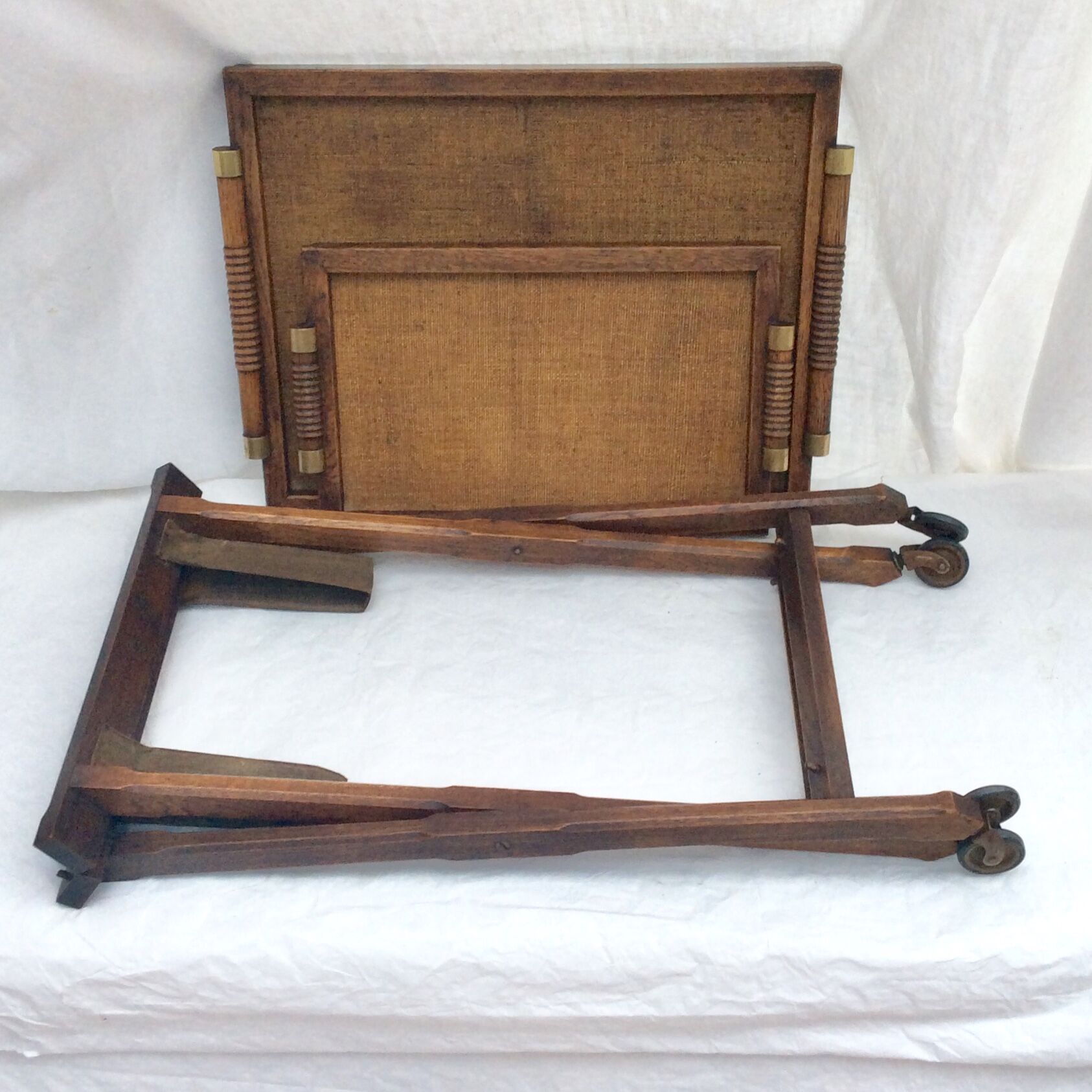 Dessert table from the 1930s fold in oak stamped dimension: height -66cm- width -54cm-