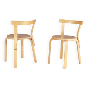 Chaises en pin modèle