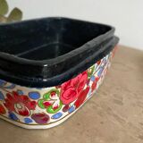 Old lacquered papier-mâché jewelry box