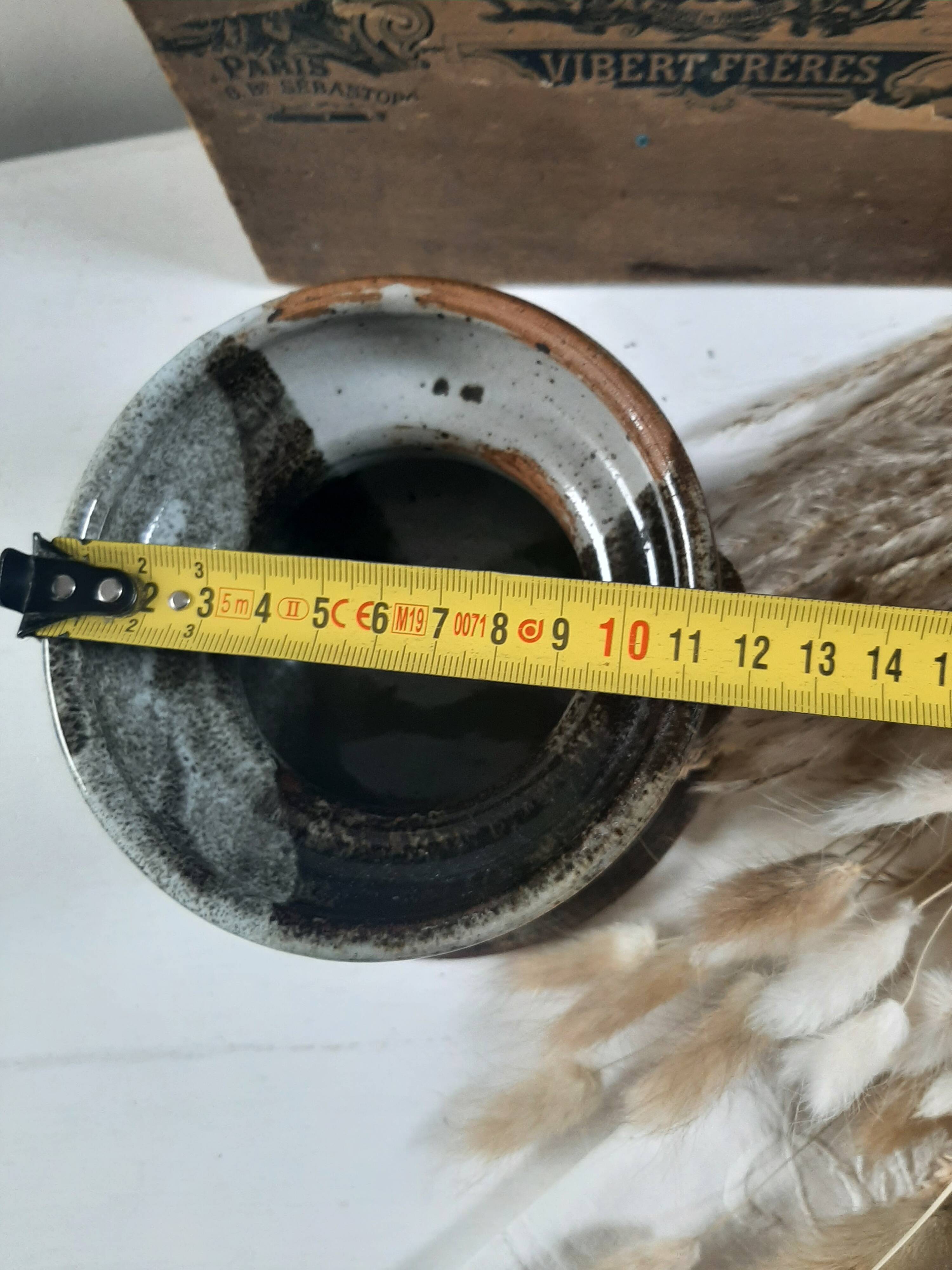 Glazed stoneware catchall