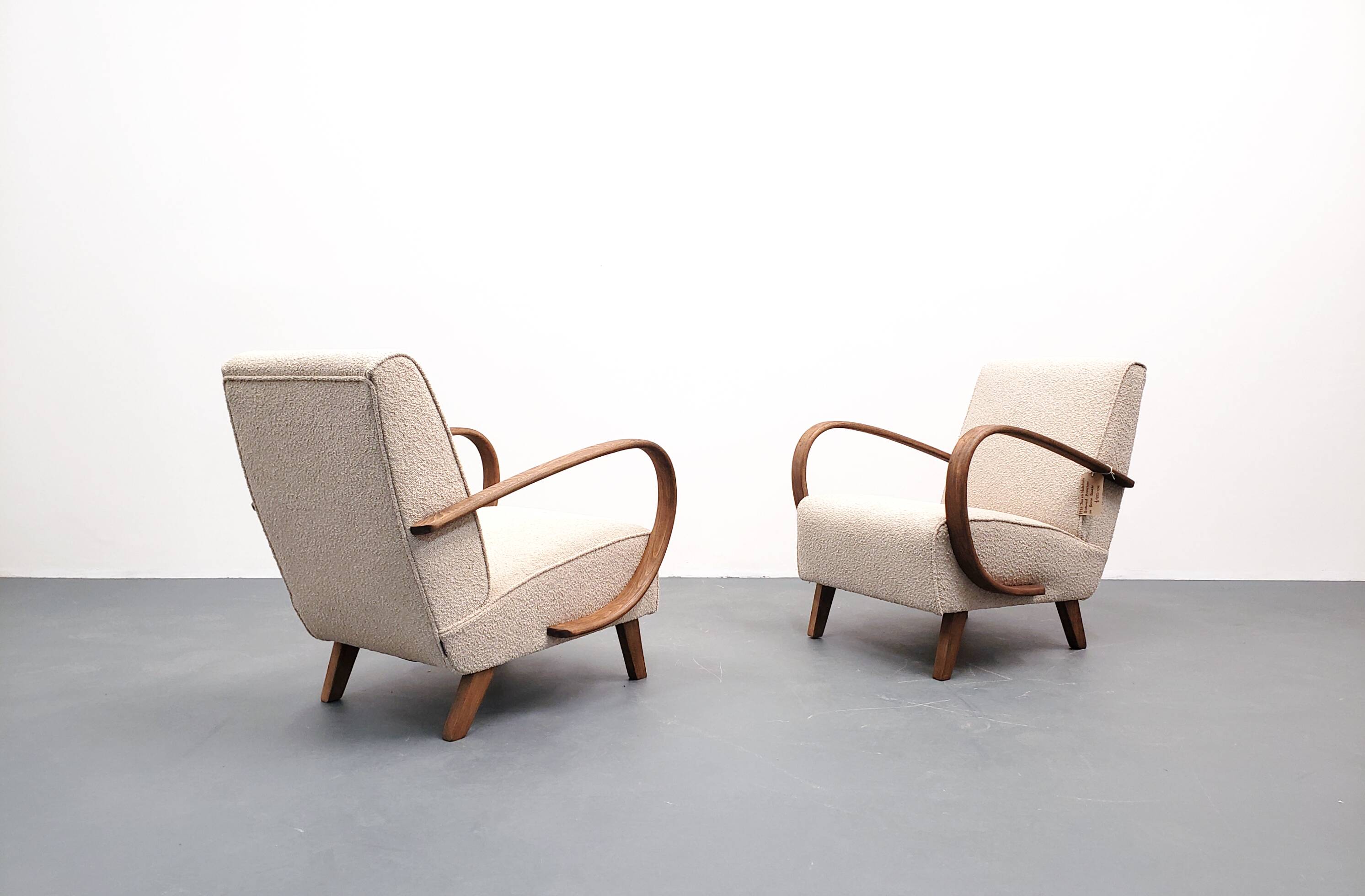 1930 Jindrich Halabala Bentwood Armchair in Beige Buckle