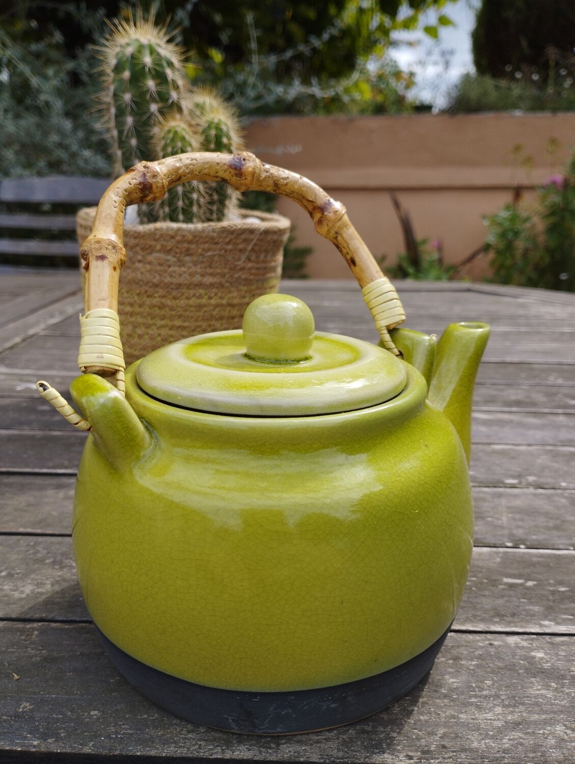 Anise green ceramic teapot, bamboo handle