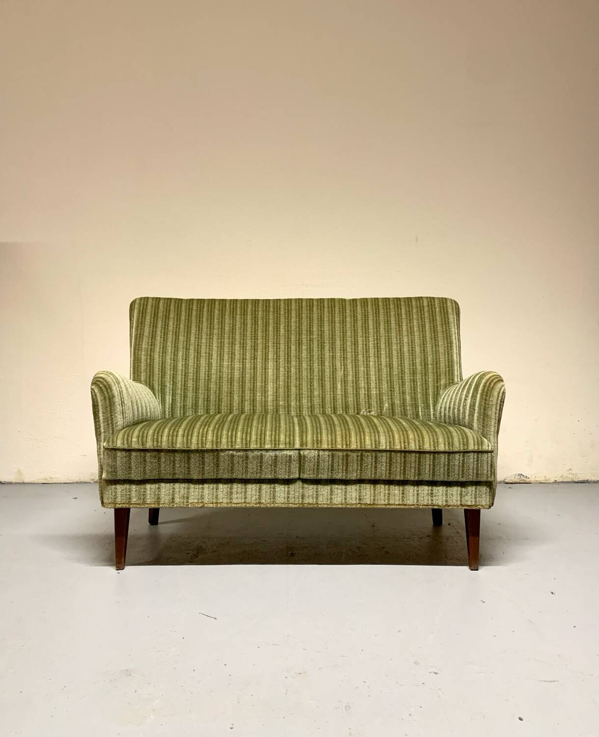 Danish 2seater sofa by Peter Hvidt 50s