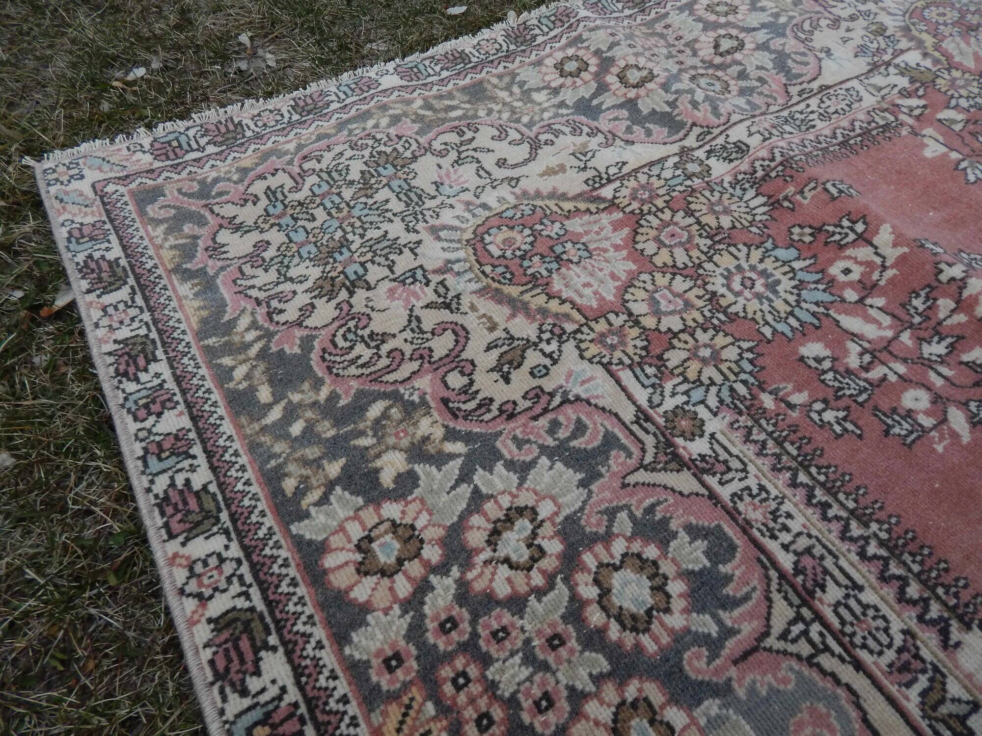 Vintage Turkish Oushak rug 245x345 cm