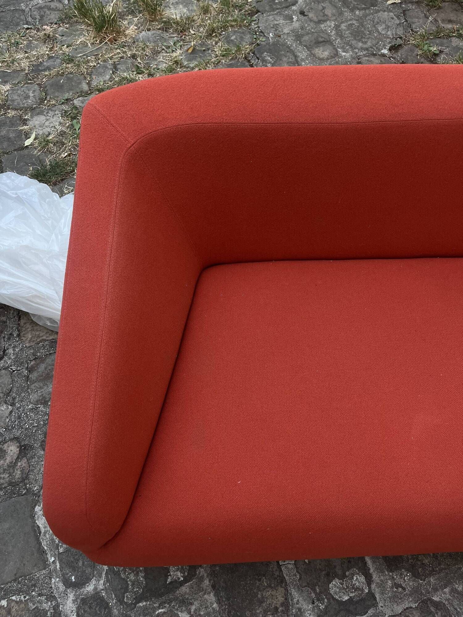 Artifort Diva 3-seater sofa, designed by Boonzaaijer & Spierenburg.